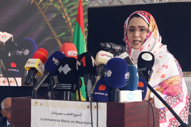  وزيرة التجارة والسياحة، السيدة زينب بنت أحمدناه