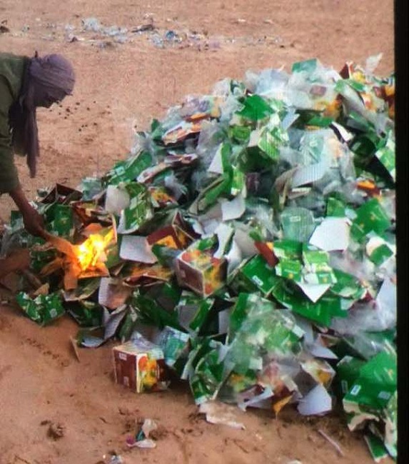حرق كميات من مادة "الفاخر" مزورة  قادمة من الصين